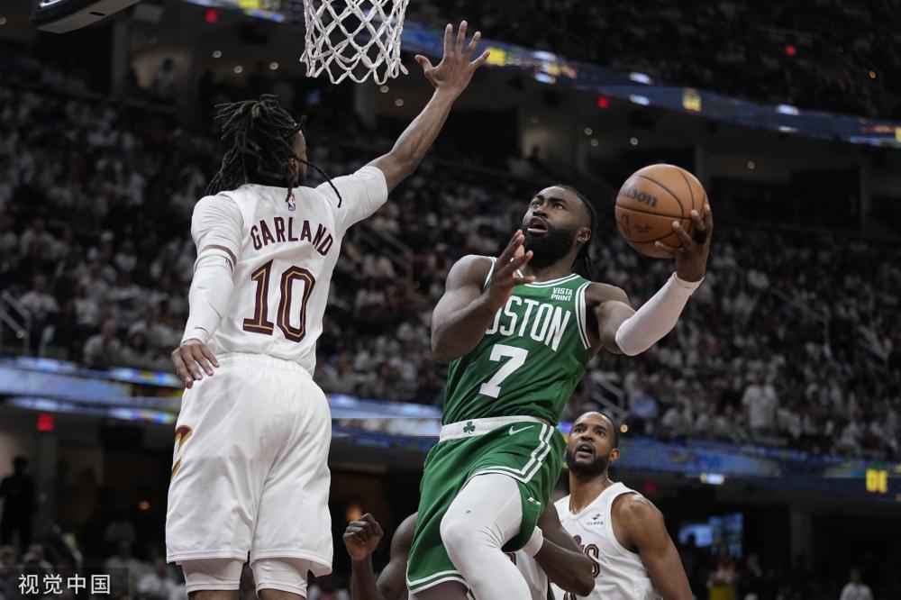 成就三冠王 成就三冠王