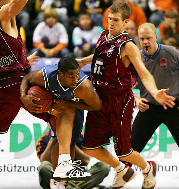 西蒙斯的 西蒙斯的